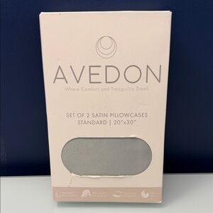 NWT Avedon Satin Pillowcase Set